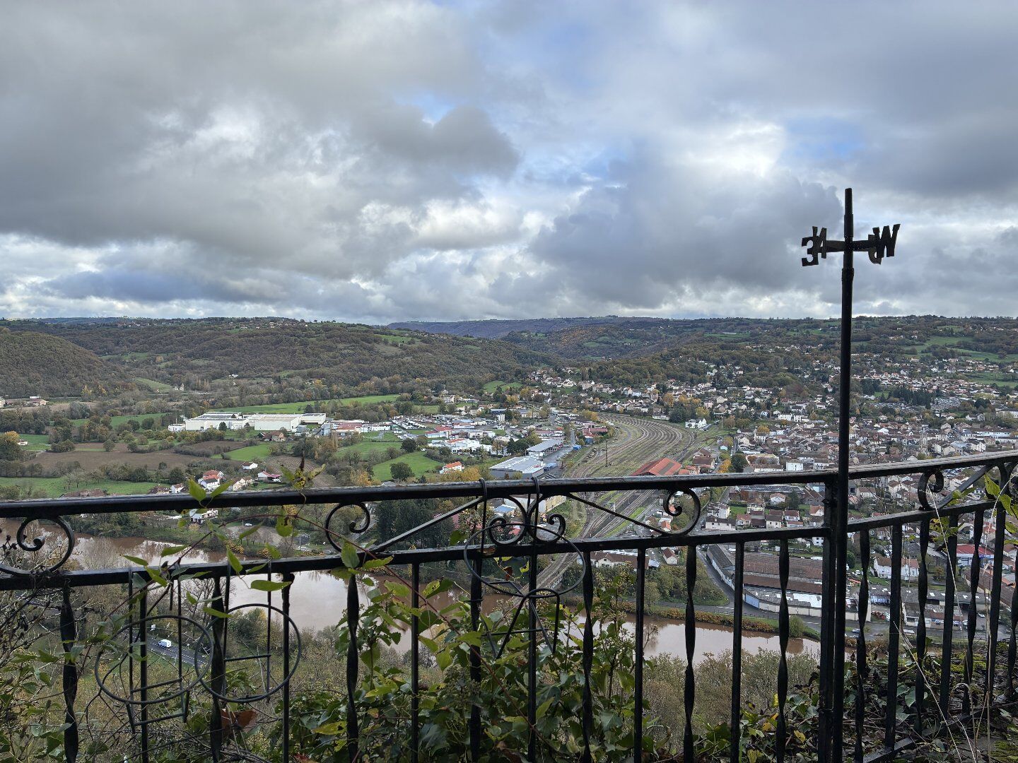 Rare Maison de village avec vue imprenable, travaux de rénovation en cours