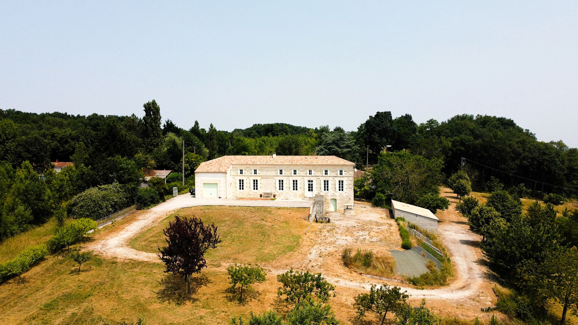 Manoir 4 chambres, 1 dépendance et grand terrain