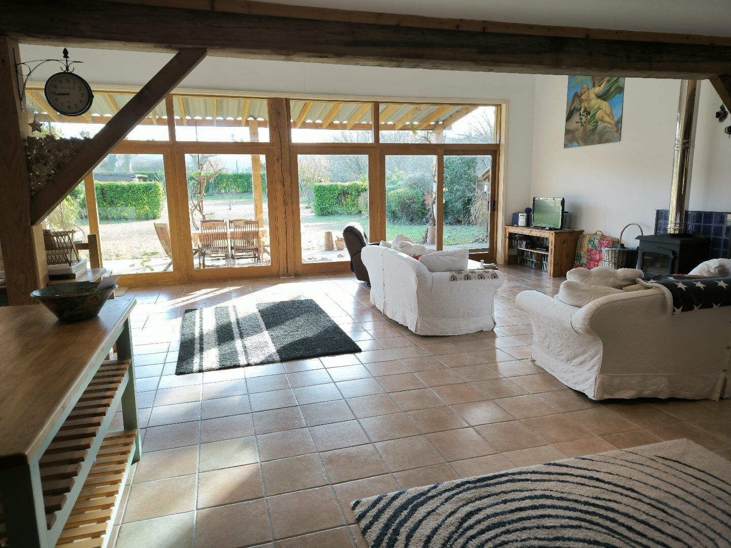 Grange aménagée face aux Pyrénées . Joli jardin .