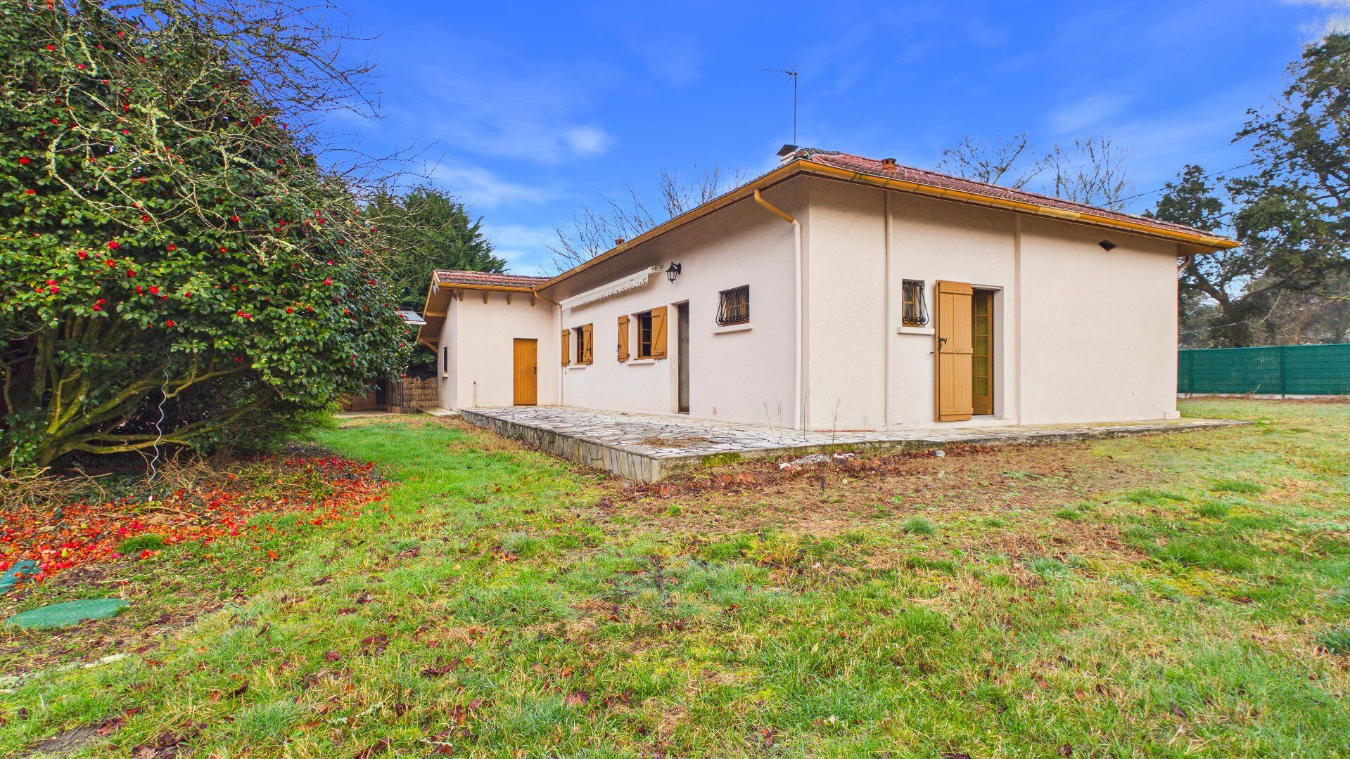 Maison des années 80 à rénover sur terrain constructible de 1191 m²