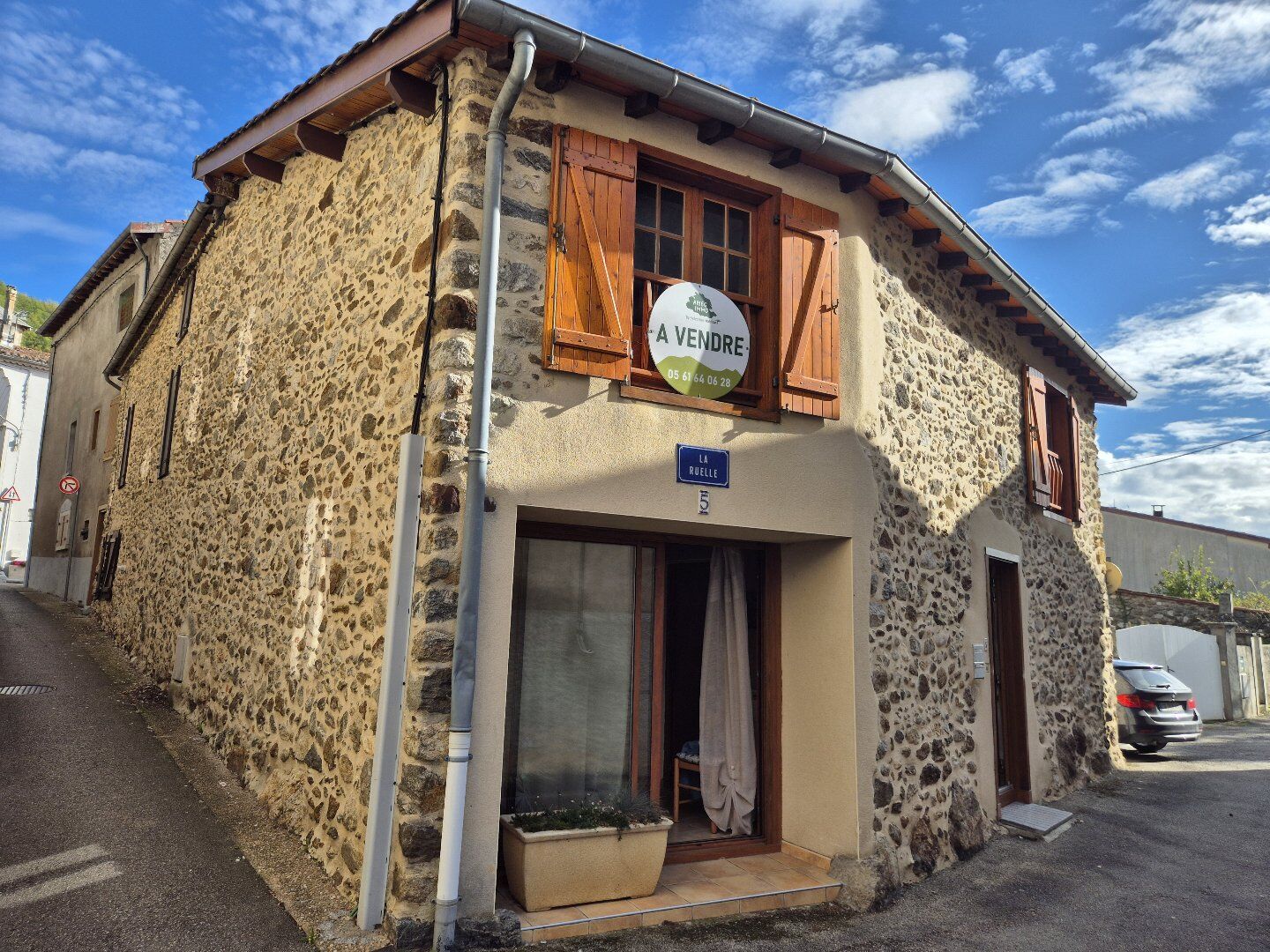 Maison T7 de 180 m² avec patio et jardin