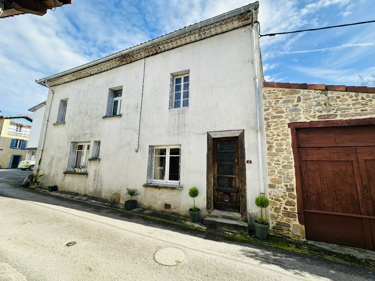 Grande maison de village 09420