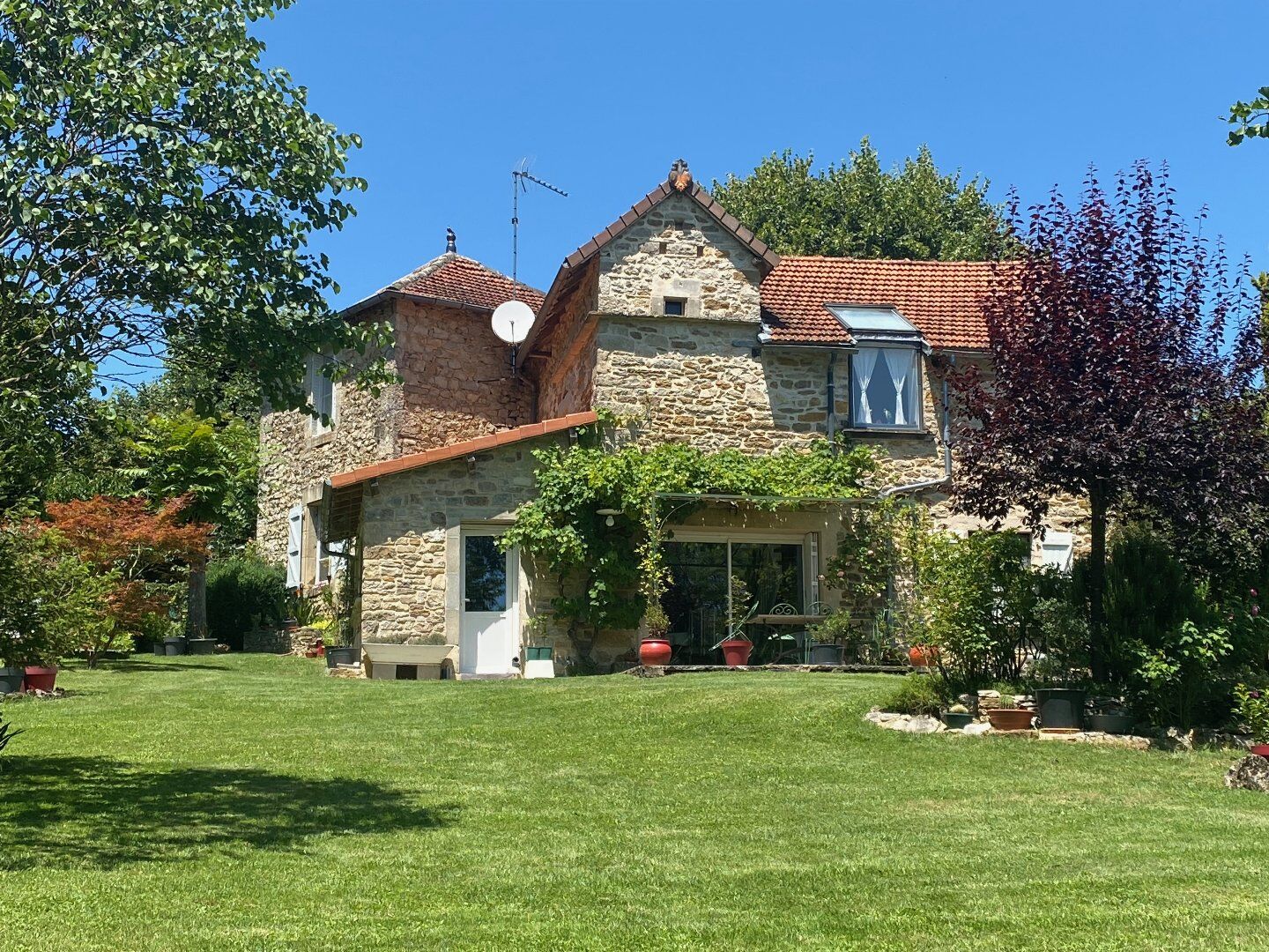 Ensemble de deux maisons en pierre rénovées - Ste Croix