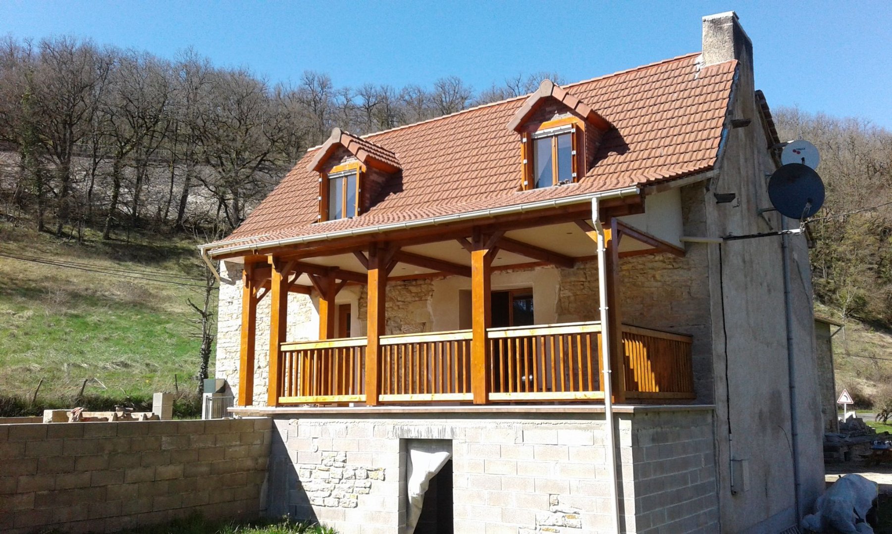 Maison en pierre rénovée avec gîte - Salles Courbatiés