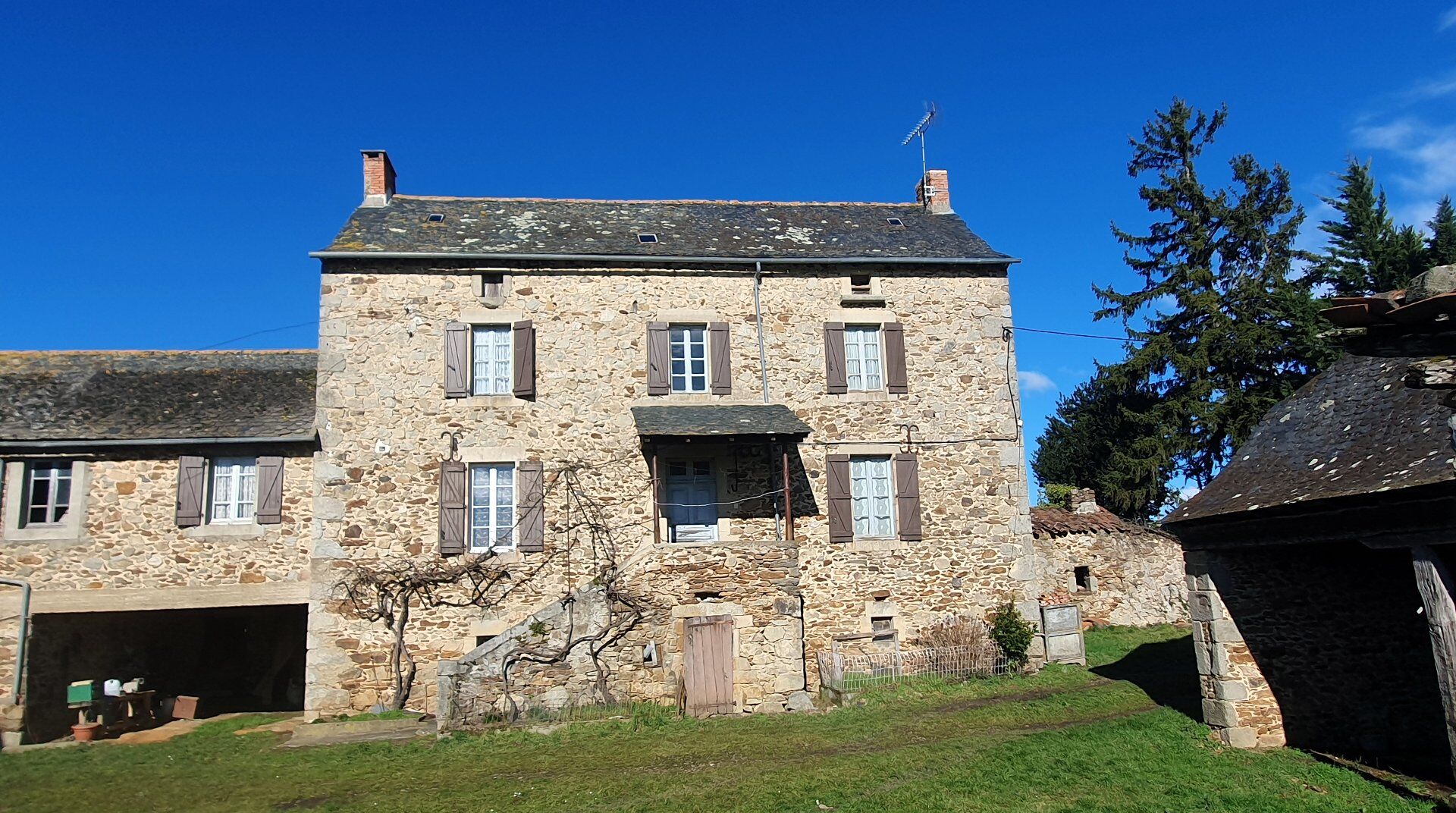 Corps de ferme sans voisins