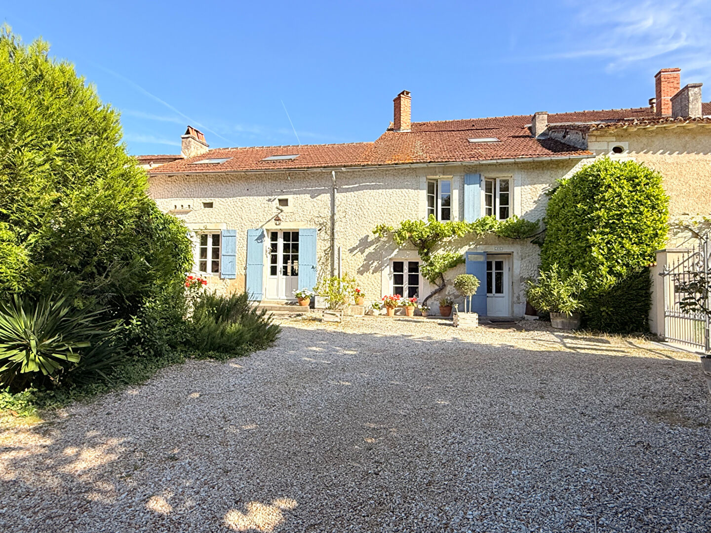 Agence immobilière de SELECTION HABITAT MONTMOREAU