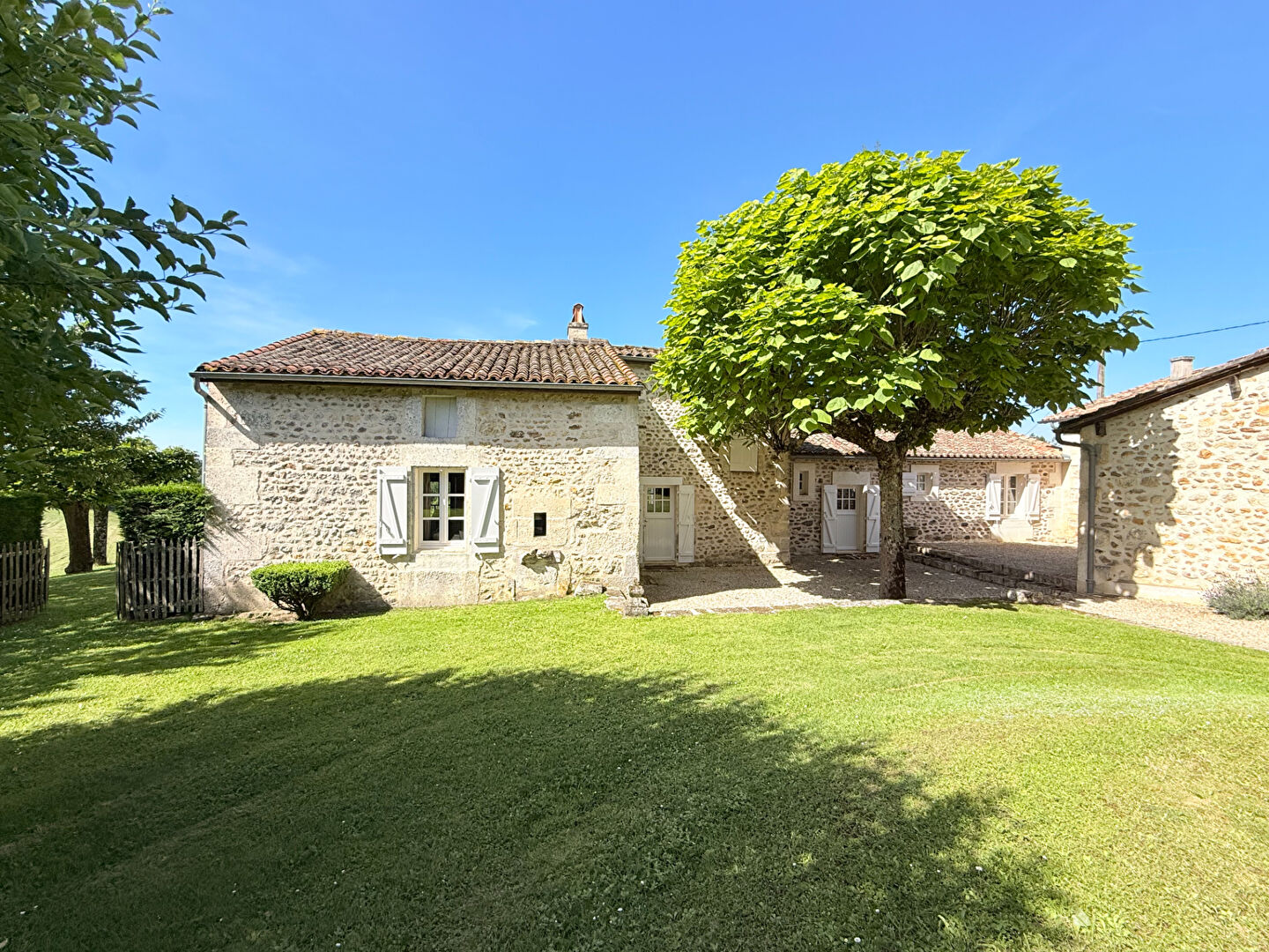 Agence immobilière de SELECTION HABITAT MONTMOREAU