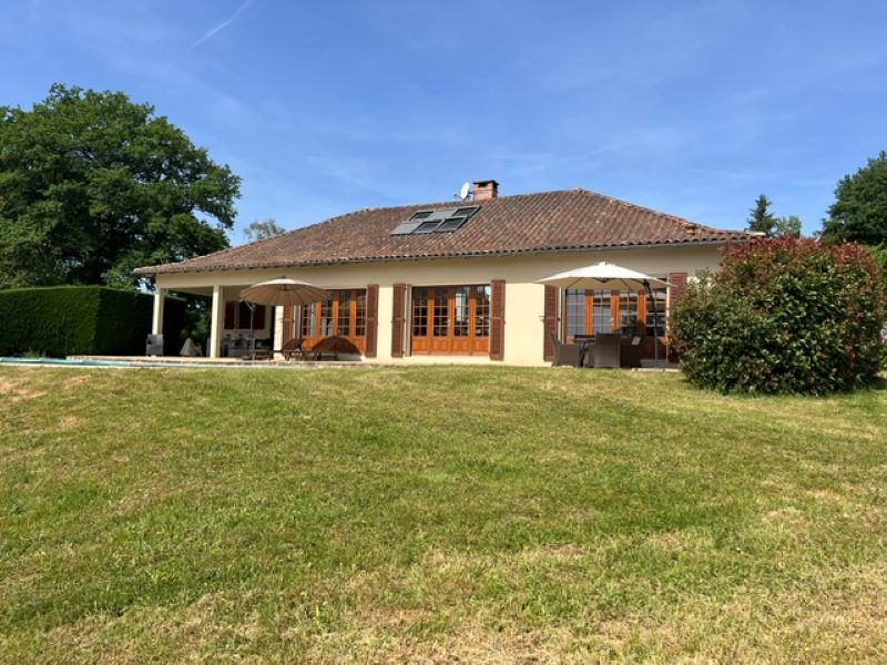 Villa  3 chambres sur un grand parc avec vue, endroit calme
