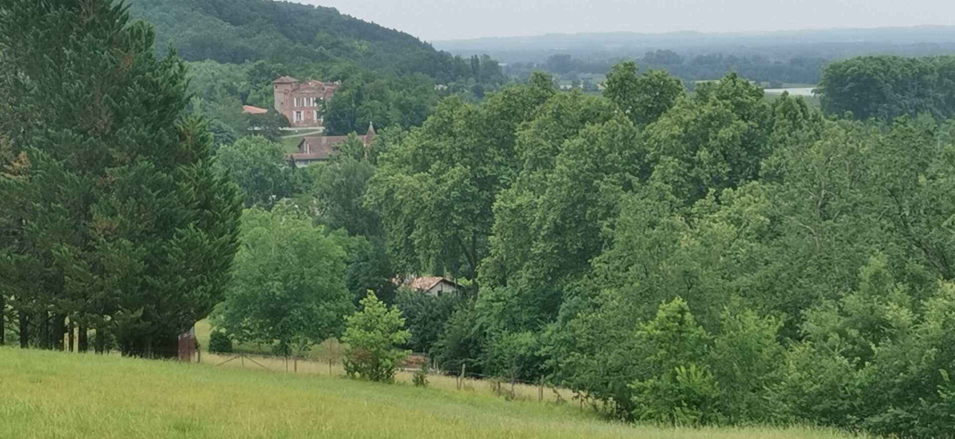 Propriété 190 m2 habitables, 5 chambres sur 2 hectares avec vue imprenable.