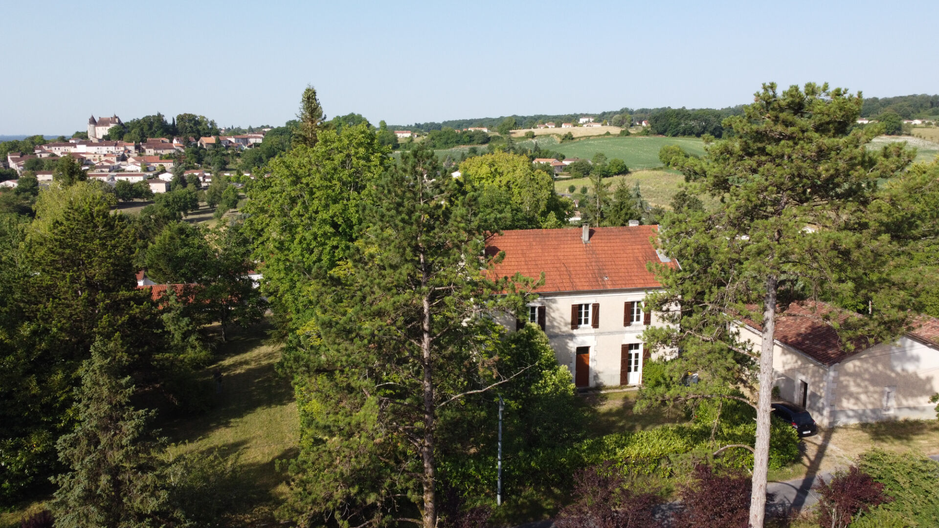 Agence immobilière de SELECTION HABITAT MONTMOREAU