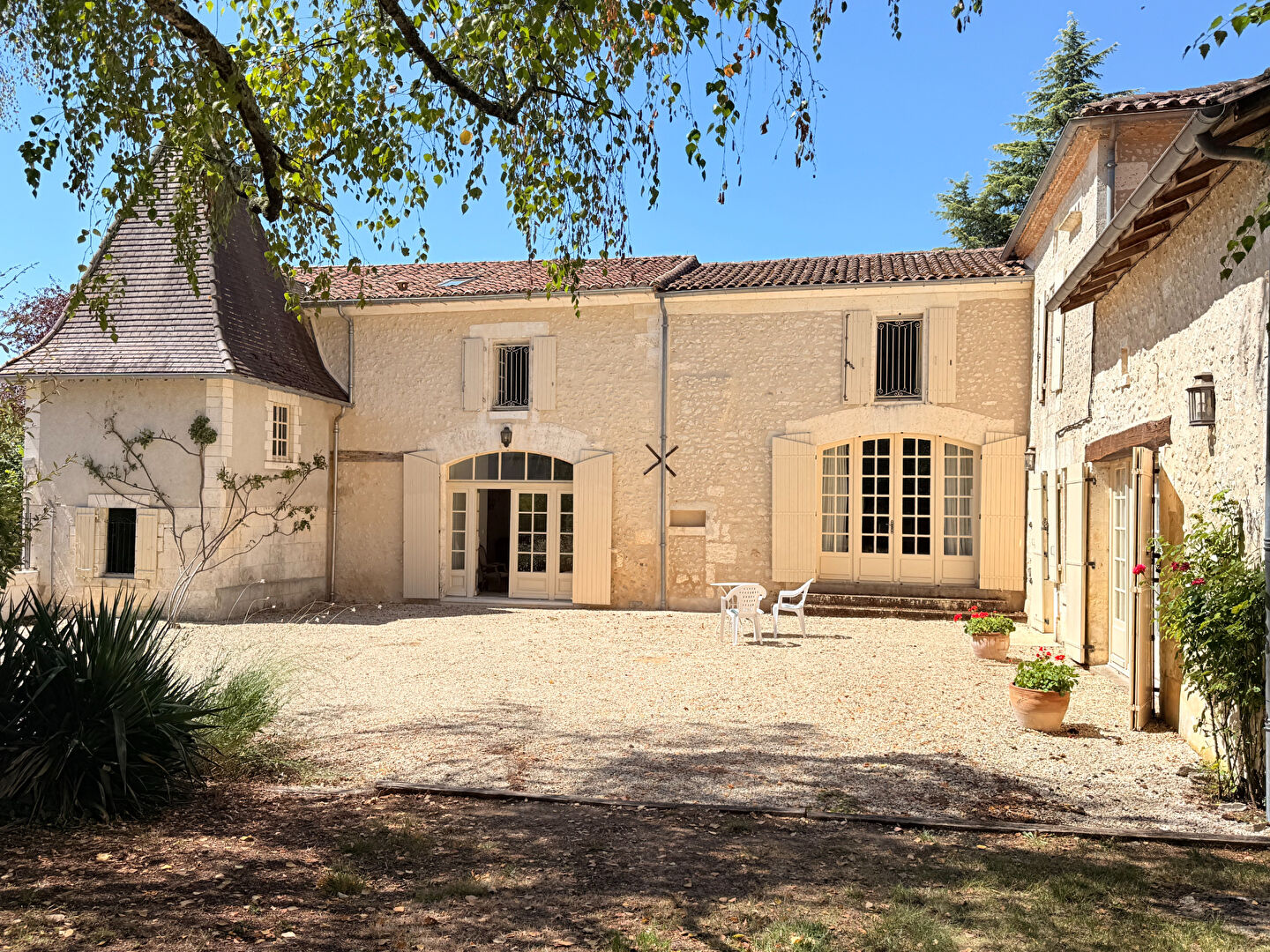 Agence immobilière de SELECTION HABITAT MONTMOREAU