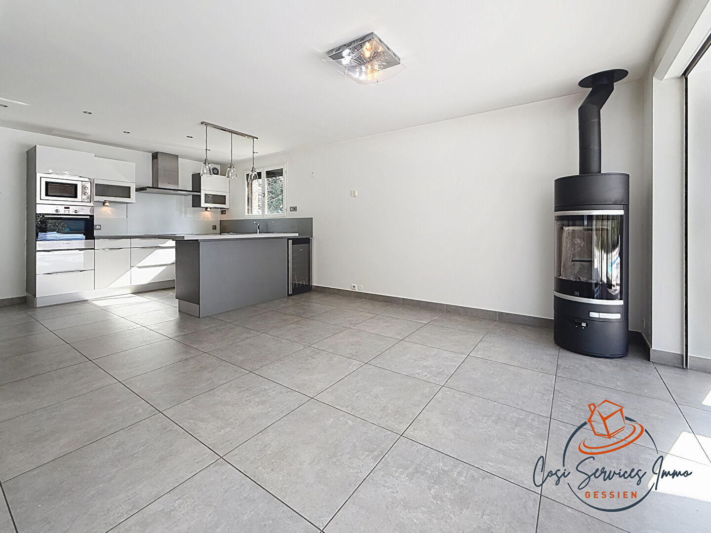 Photo Maison Echenevex 5 pièce(s) 141 m2 image 3/6