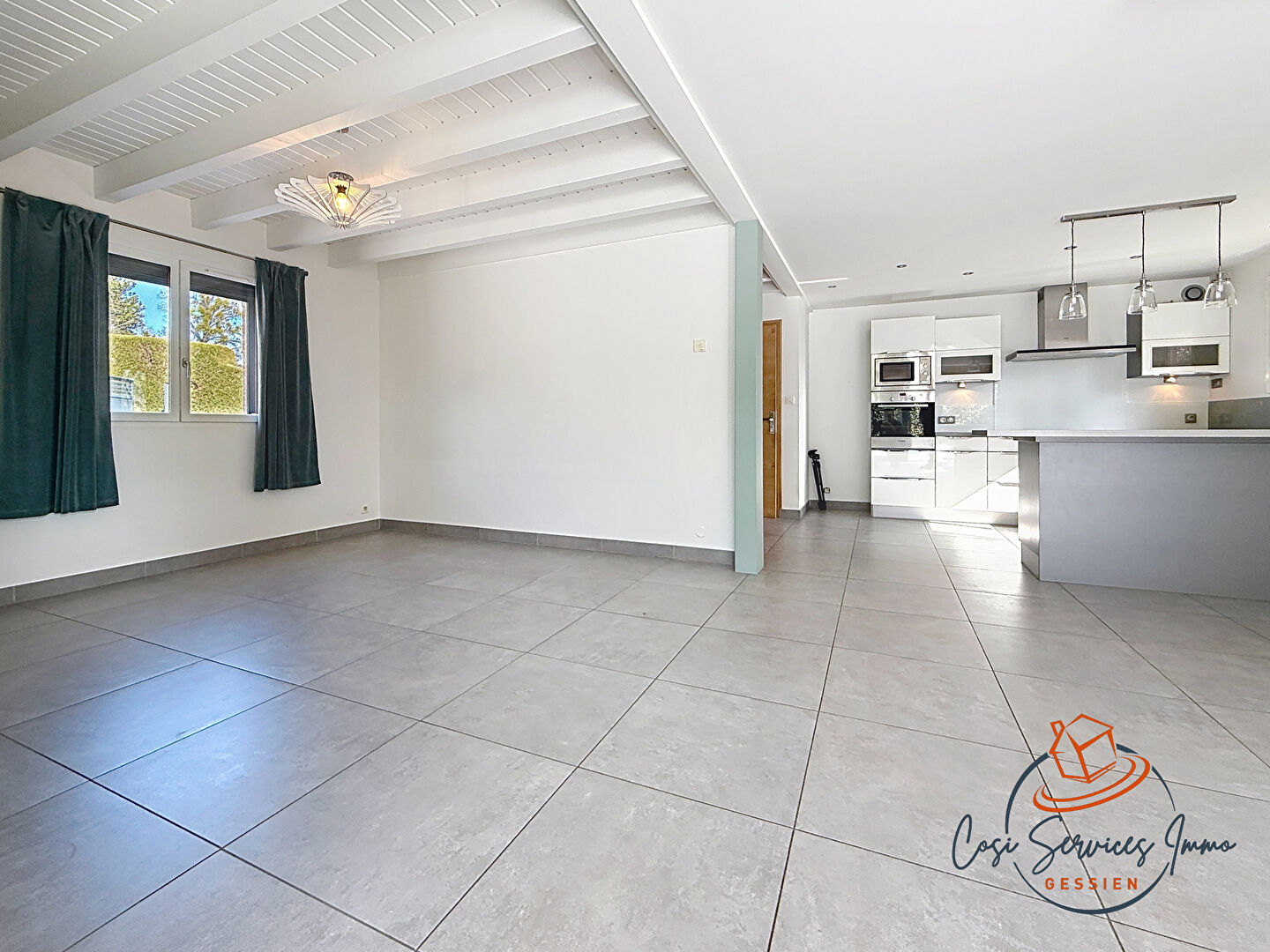 Photo Maison Echenevex 5 pièce(s) 141 m2 image 4/6