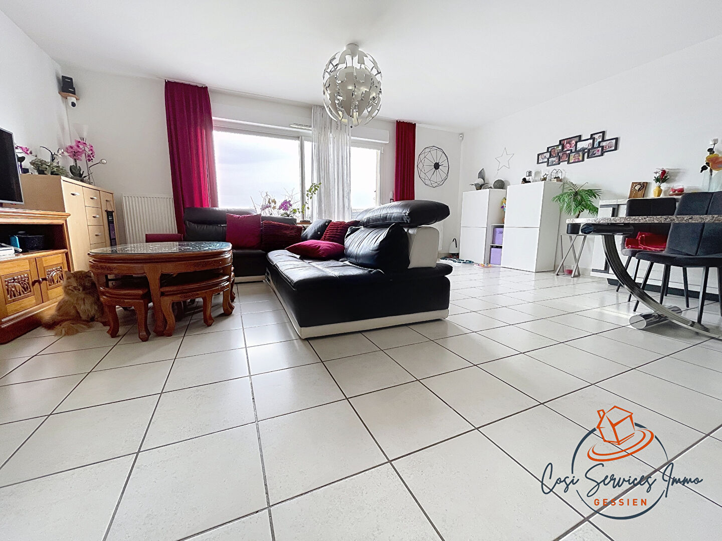 Photo Maison Mitoyenne 4CH avec jardin a Saint Jean de Gonville 5mn du Cern image 5/6