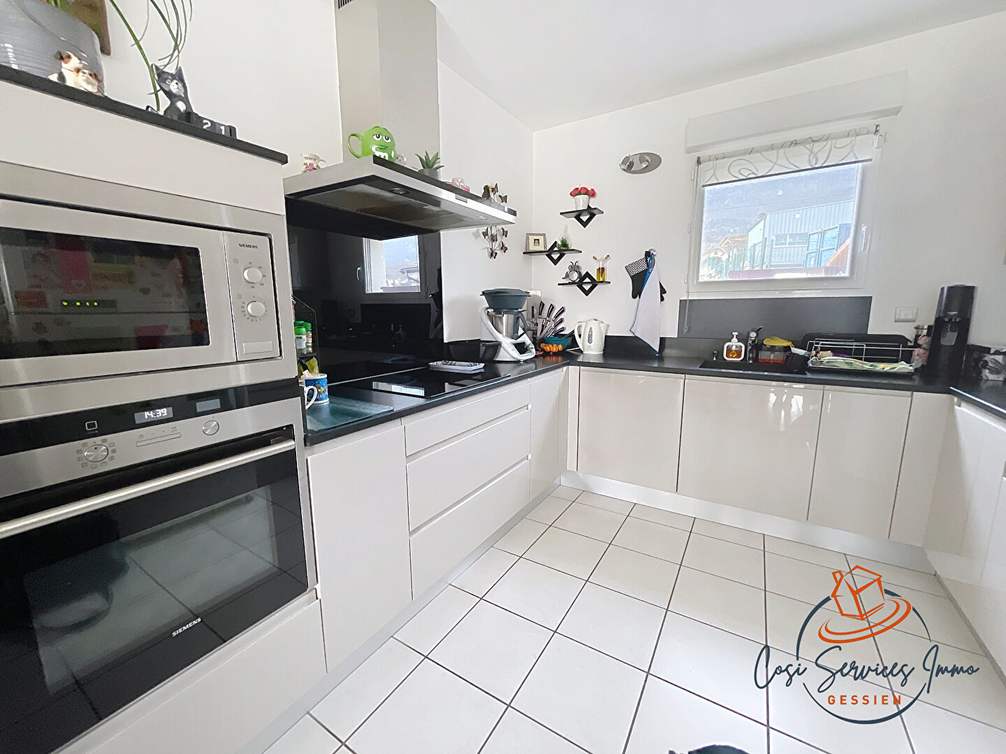 Photo Maison Mitoyenne 4CH avec jardin a Saint Jean de Gonville 5mn du Cern image 6/6