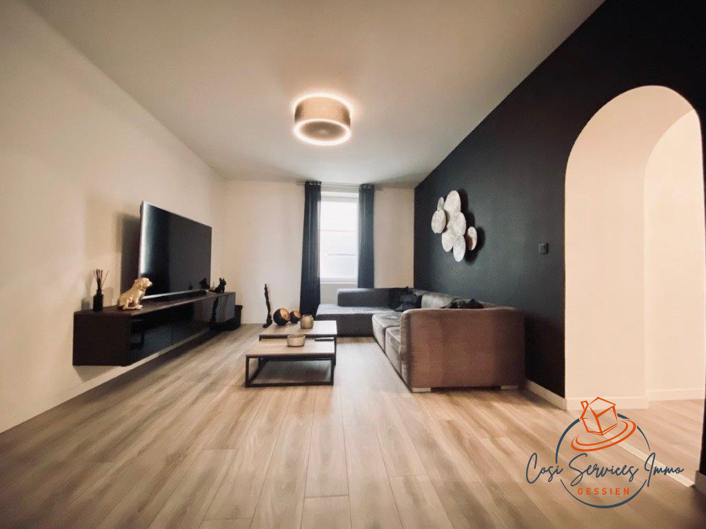 Photo Maison rénovée T8 de caractère 6 avec jardin et garage image 2/6