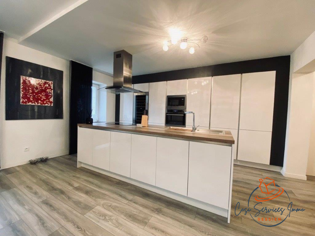 Photo Maison rénovée T8 de caractère 6 avec jardin et garage image 4/6