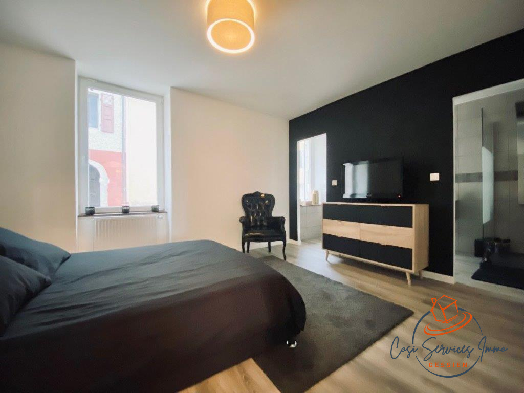 Photo Maison rénovée T8 de caractère 6 avec jardin et garage image 6/6