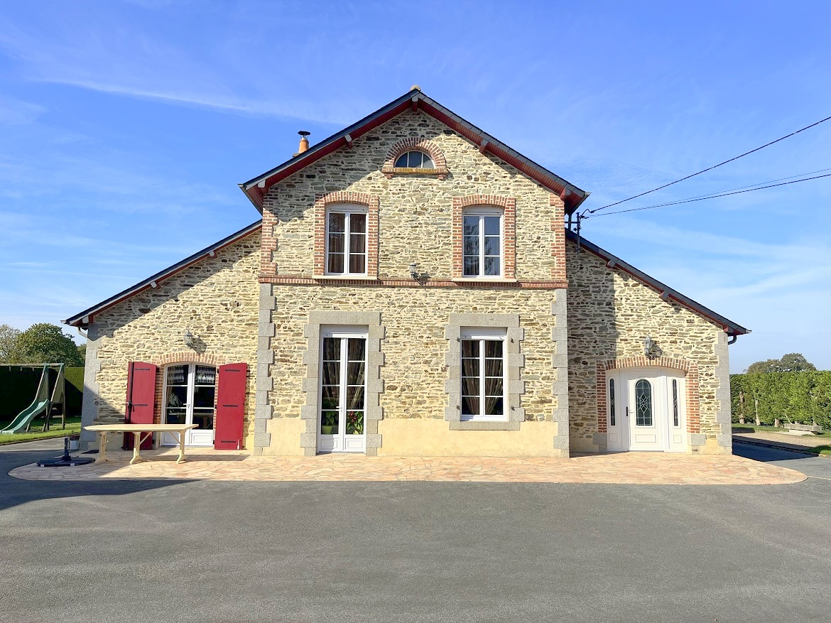 Photo Maison Rannee 8 pièce(s) 190 m2 image 2/6