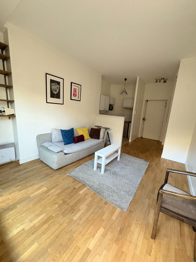 Photo LEVALLOIS- 2 PIECES MEUBLE TERRASSE image 2/6