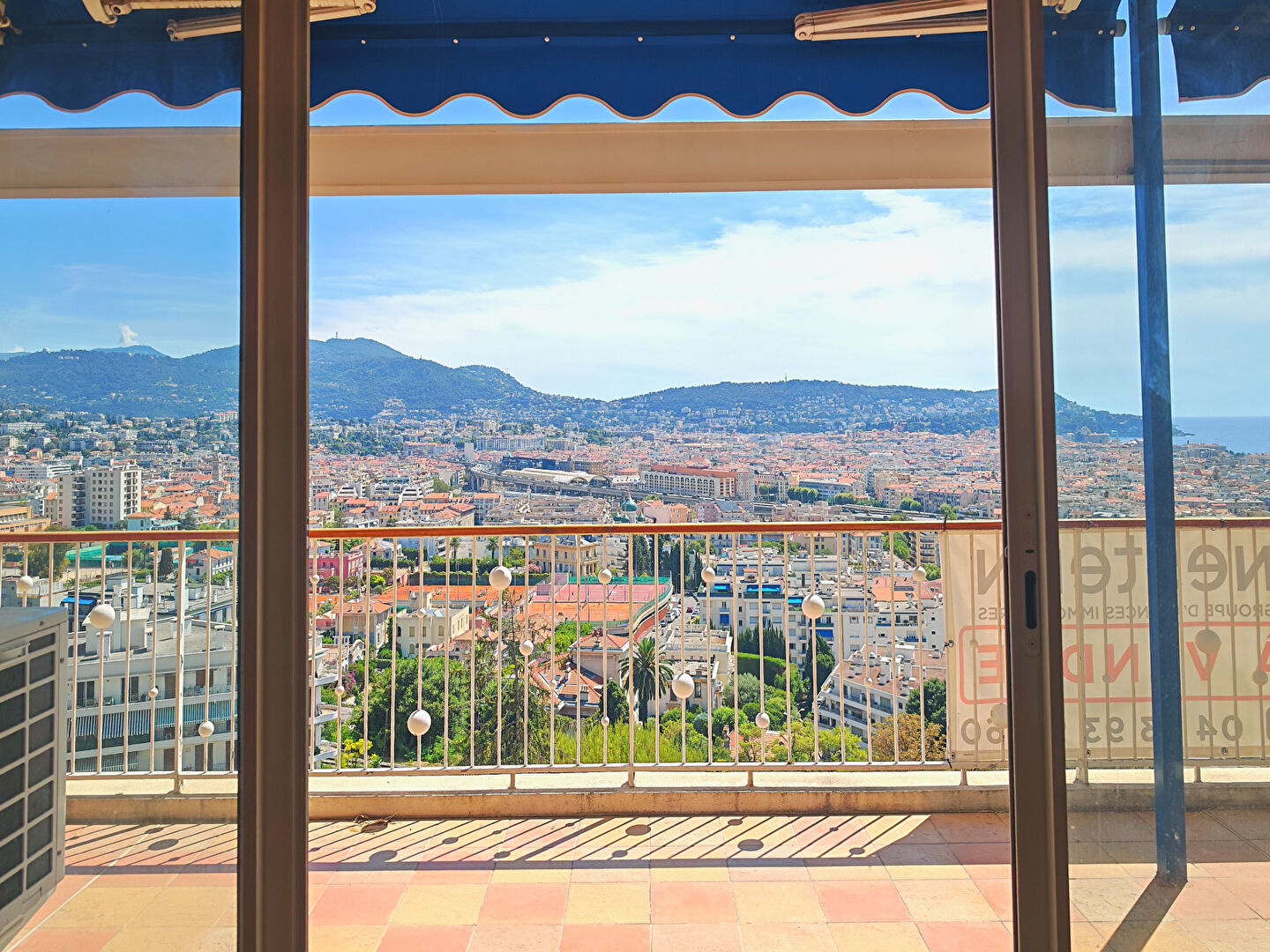 T3 Vue panoramique Baie des Anges, terrasse, garage, Fleurs Tzarewitch