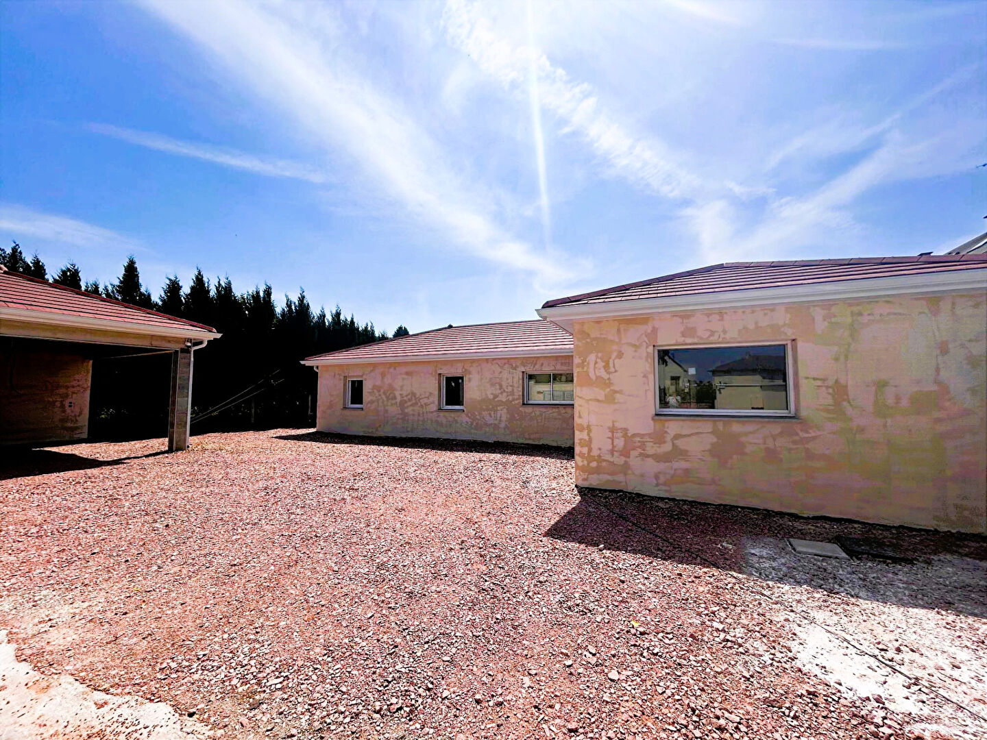 Photo Chauffailles - A  proximité du centre ville - Maison contemporaine récente de plain-pied ? 140m² image 2/6