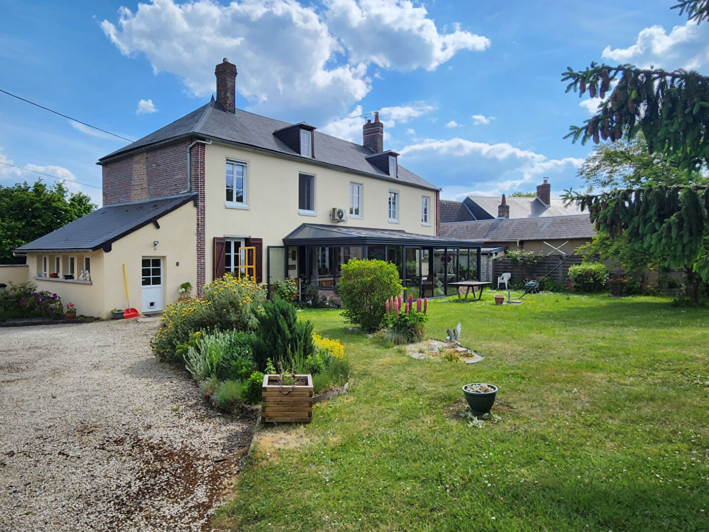 Agence immobilière de 
 ISABELLE SOSSAYA - ISA IMMO 
