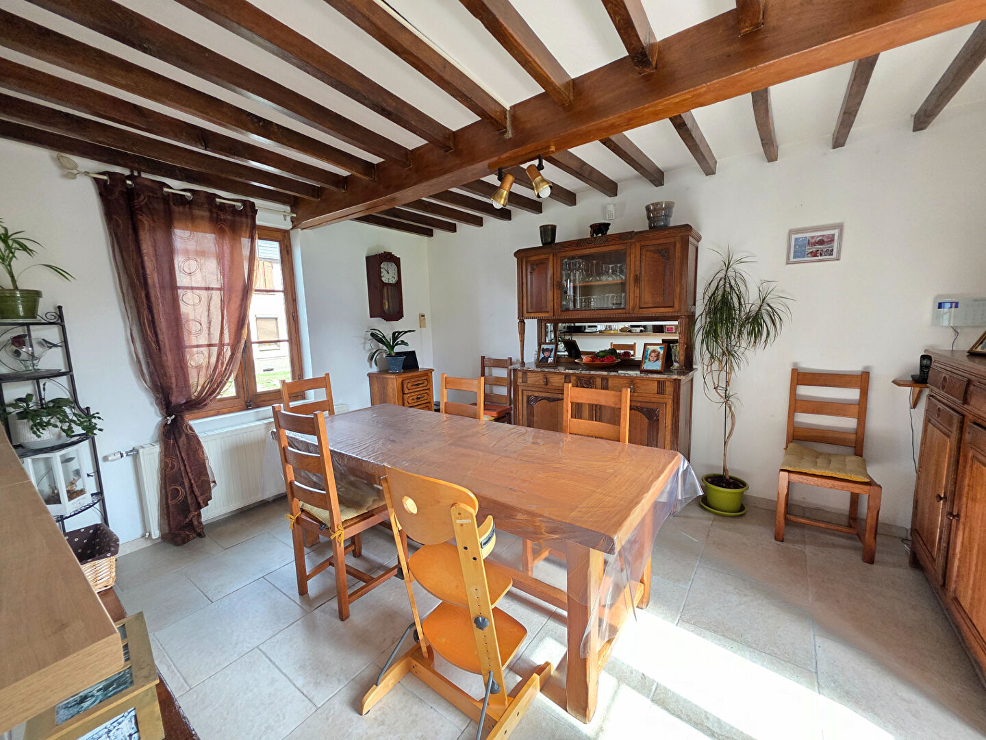 LONGERE AVEC DEPENDANCES