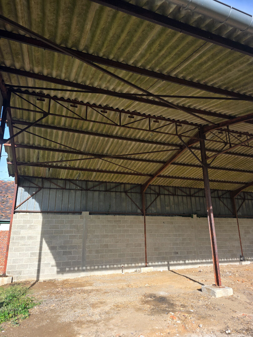 Hangar + terrain à bâtir à 6 kms de Beauvais