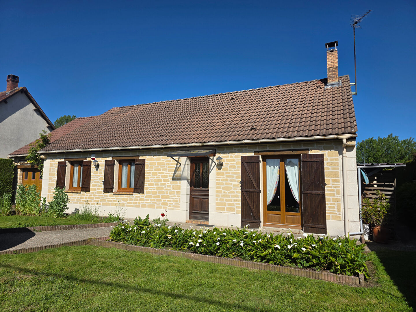 Agence immobilière de 
 ISABELLE SOSSAYA - ISA IMMO 
