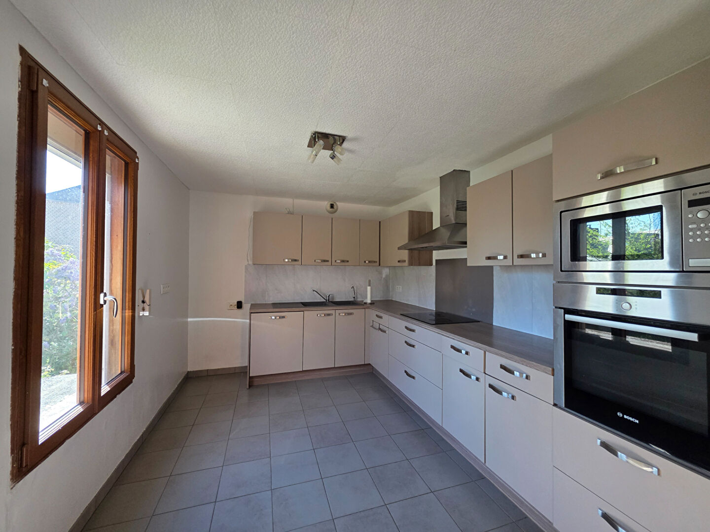 Agence immobilière de 
 ISABELLE SOSSAYA - ISA IMMO 
