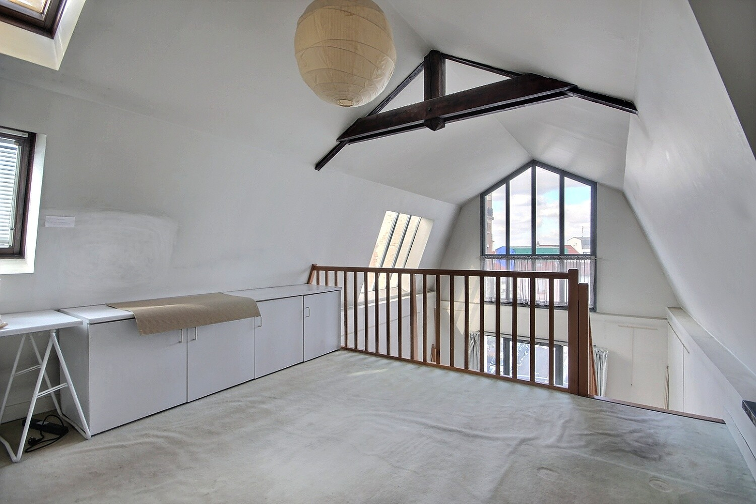 Photo Appartement Les Lilas 2 pièce(s) 93.70 m2 image 2/5