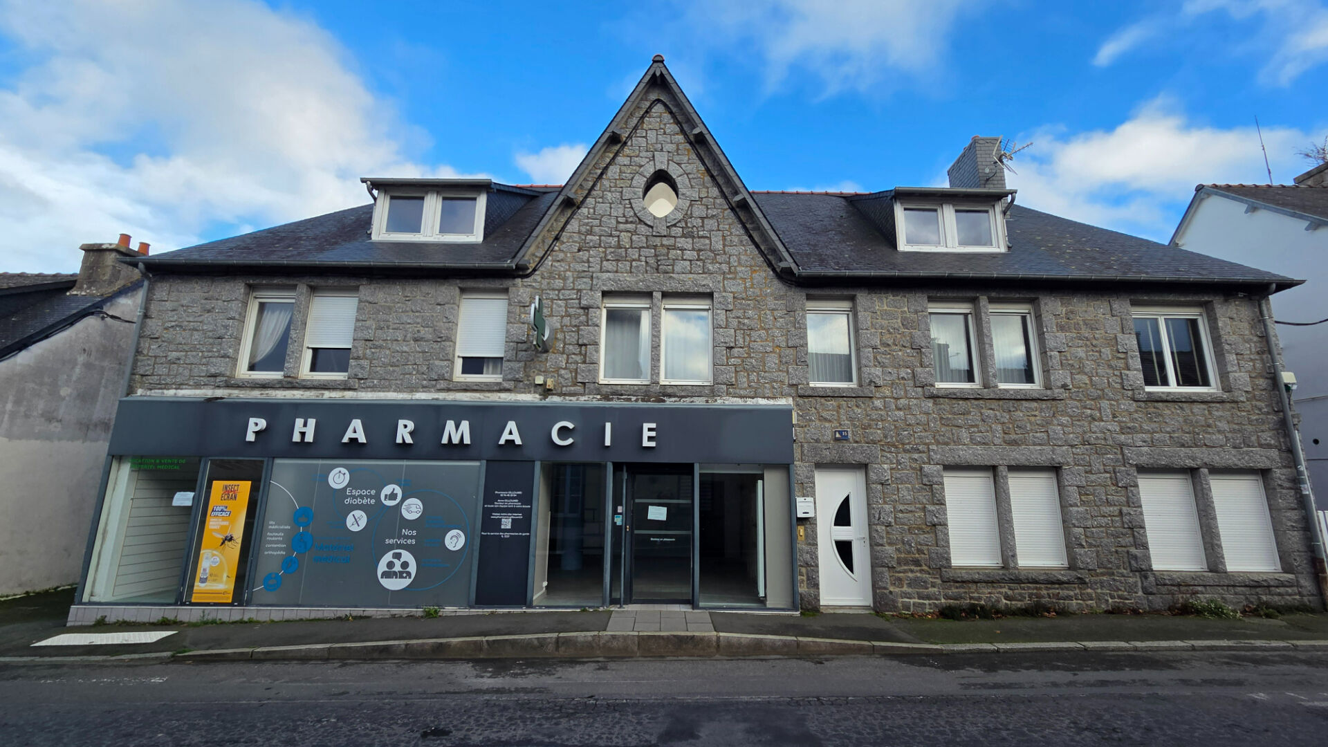 Immeuble 389 m2 avec local commercial, maison, appartement