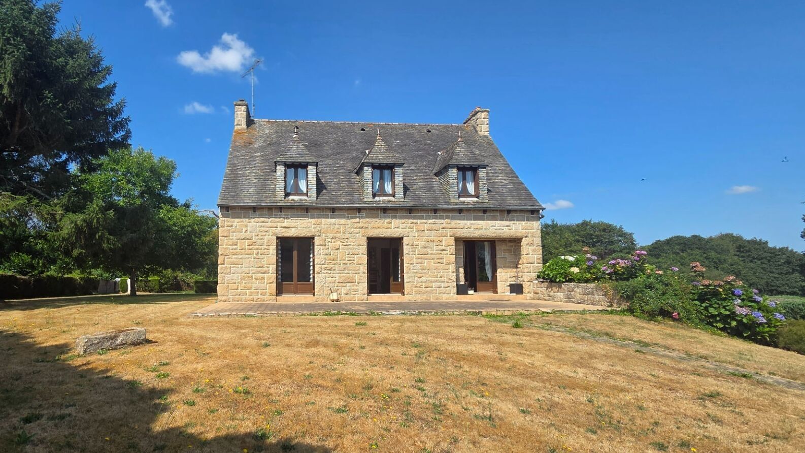 Maison familiale en pierres 22420 Le Vieux Marché
