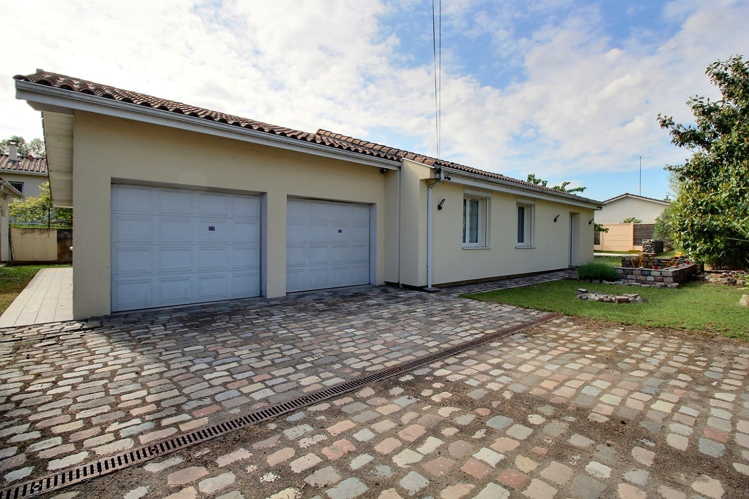 Maison Villenave d'Ornon - 5 pièce(s)  avec piscine et double garage