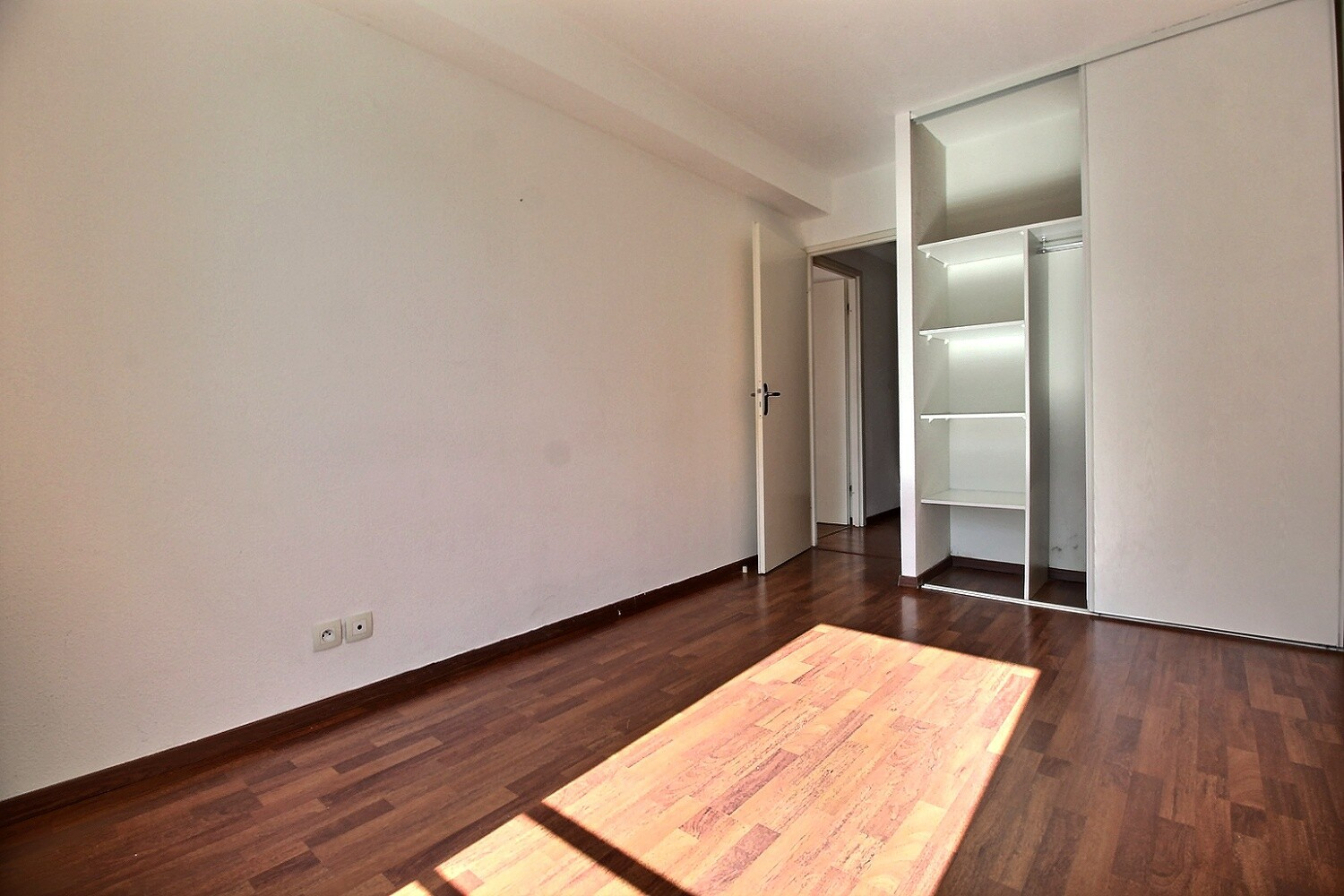 Photo Charmant T2 avec terrasse et jardinet privatif image 3/6