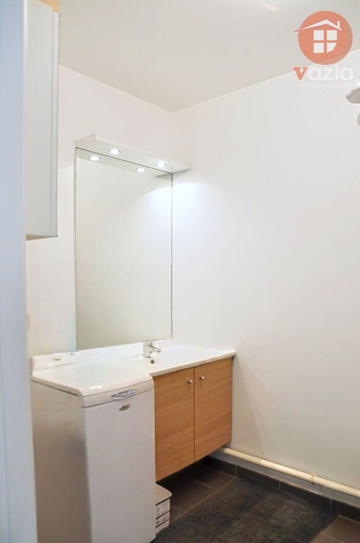 Photo PUTEAUX - Moulin Appartement  3 pièce(s), balcob, place de stationnement image 6/6