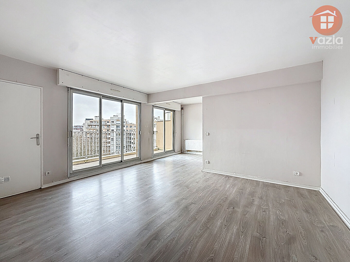 Photo PUTEAUX  Appartement familial 5 pièces à rénover, balcons, cave , places de stationnements image 2/6