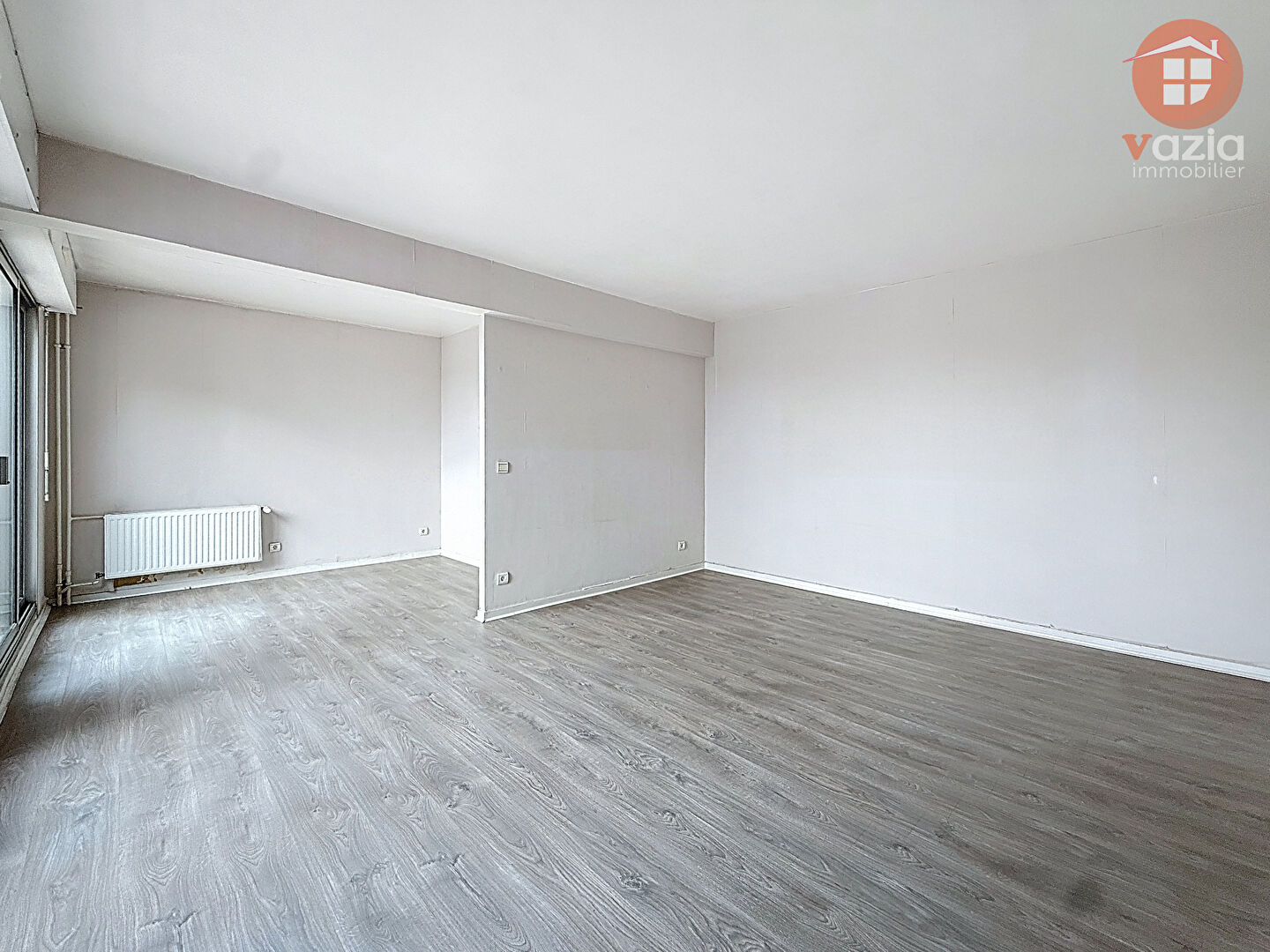 Photo PUTEAUX  Appartement familial 5 pièces à rénover, balcons, cave , places de stationnements image 3/6