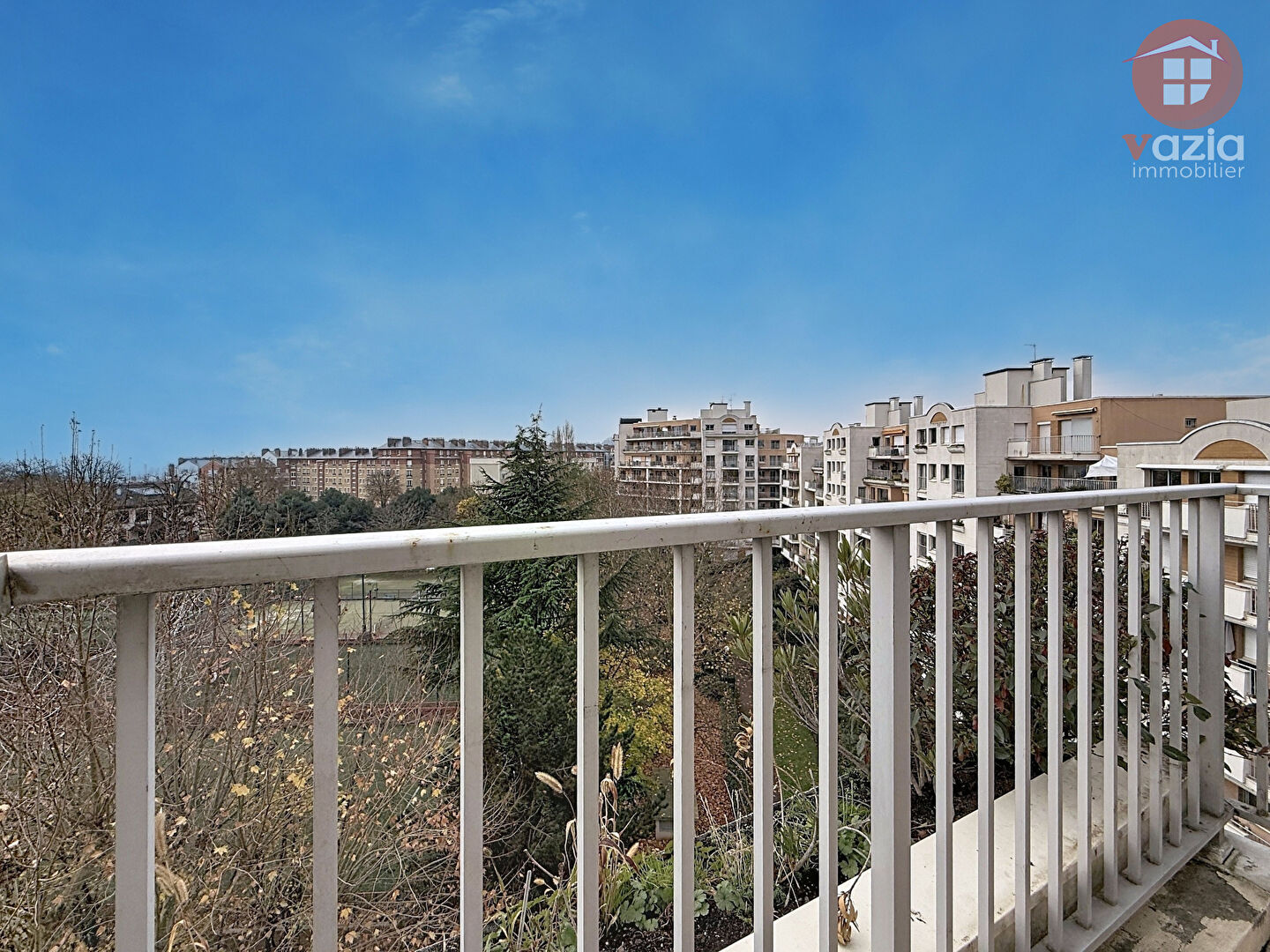 Photo PUTEAUX  Appartement familial 5 pièces à rénover, balcons, cave , places de stationnements image 5/6