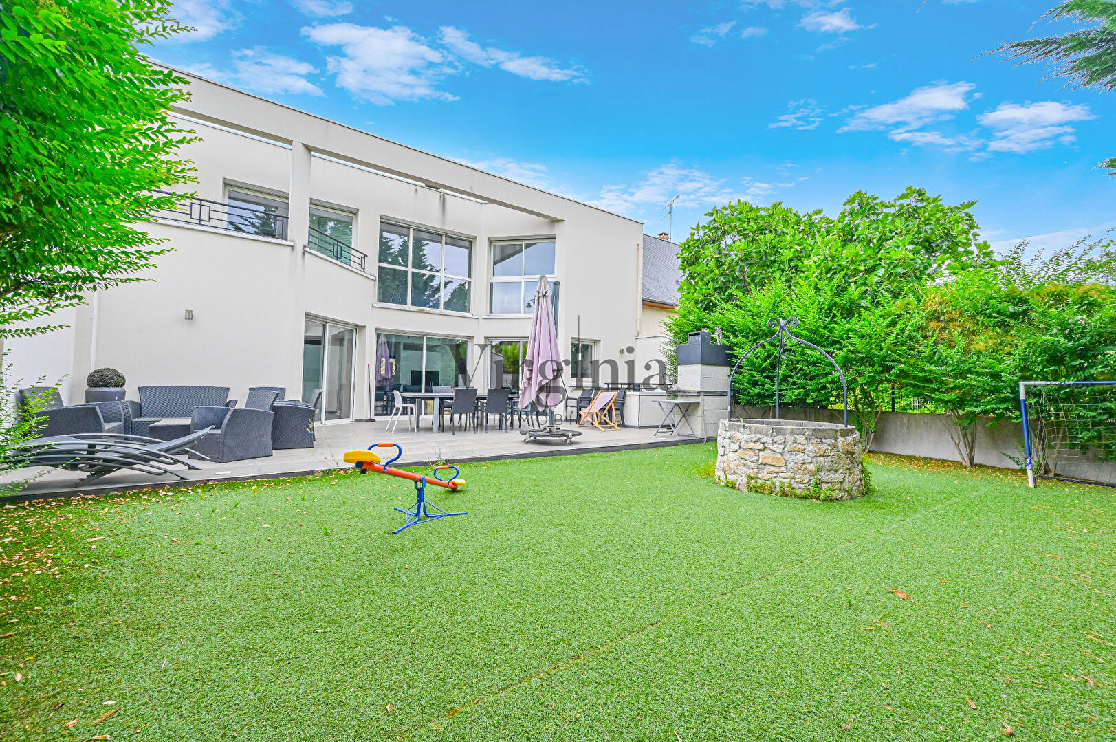 Maison · 7 pièces · 174,1 m² — photo 1 sur 6