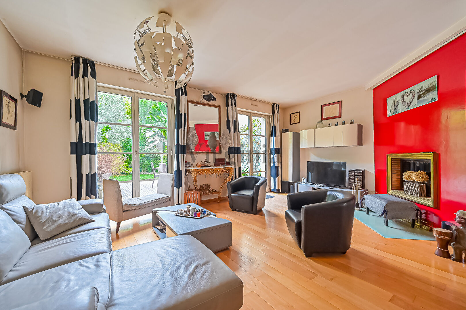 Maison · 6 pièces · 133,3 m² — photo 2 sur 9