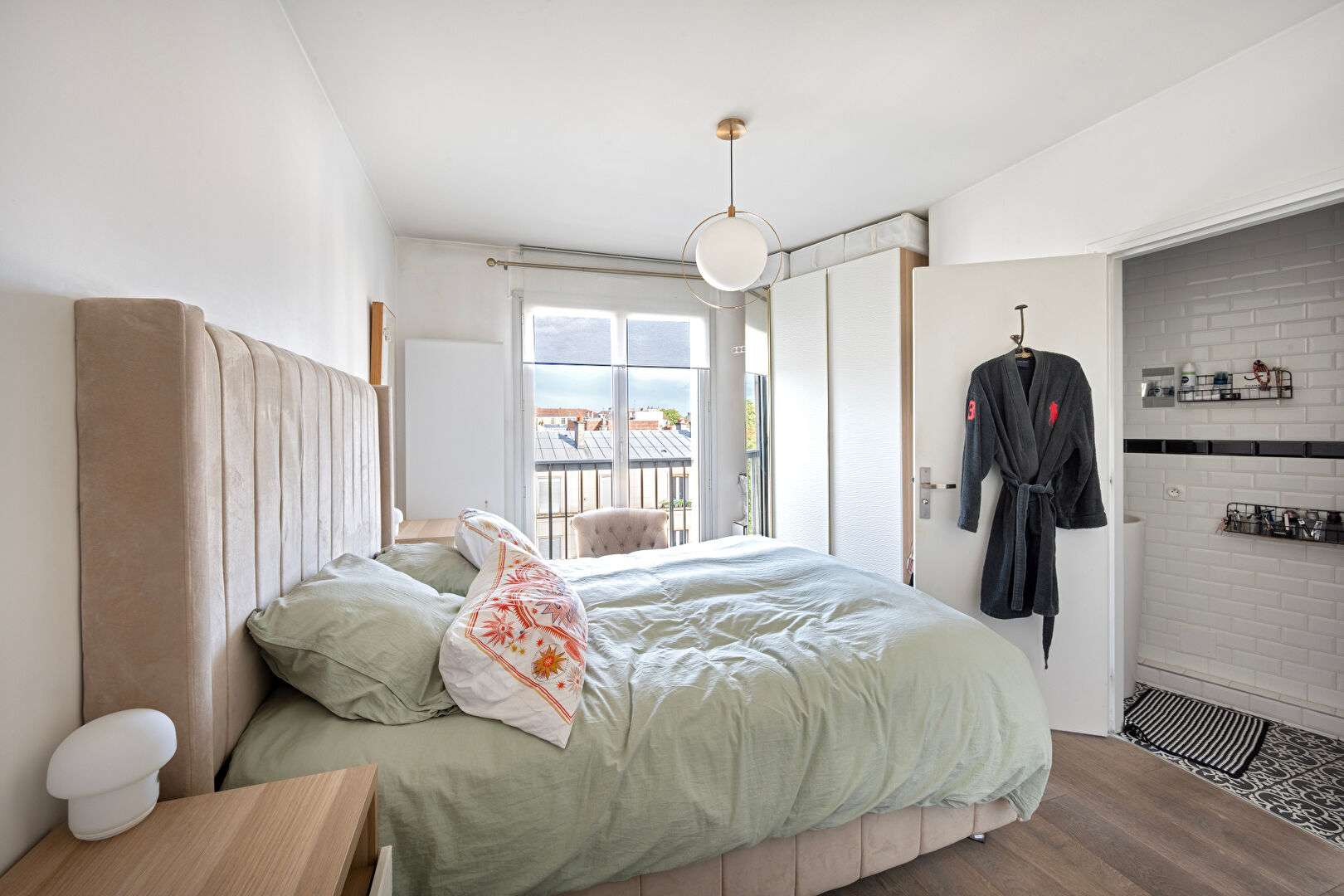 Appartement · 4 pièces · 104,8 m² — photo 8 sur 13