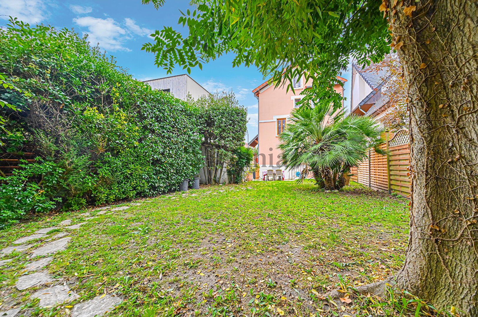 Maison · 4 pièces · 90 m² — photo 1 sur 6