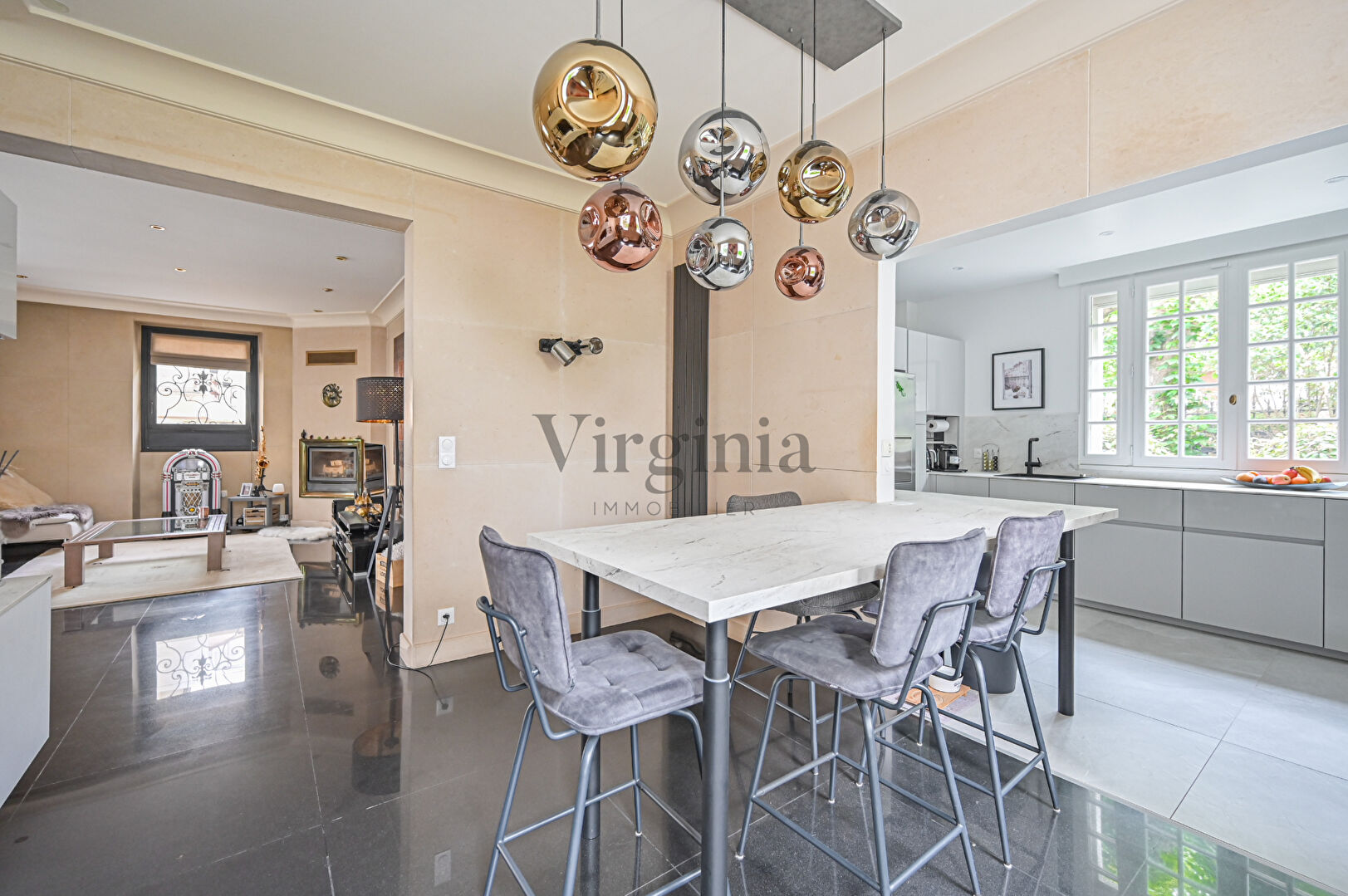 Maison · 7 pièces · 203,4 m² — photo 3 sur 9