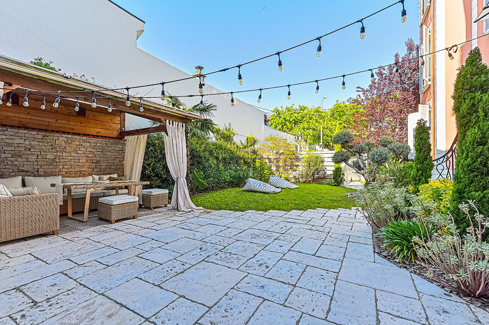Maison · 8 pièces · 179 m² — photo 1 sur 12