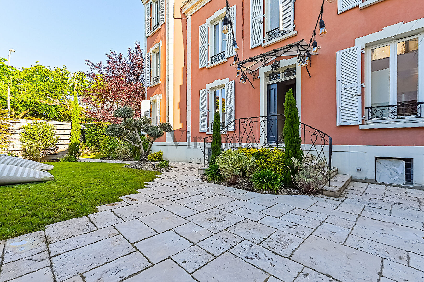 Maison · 8 pièces · 179 m² — photo 2 sur 12
