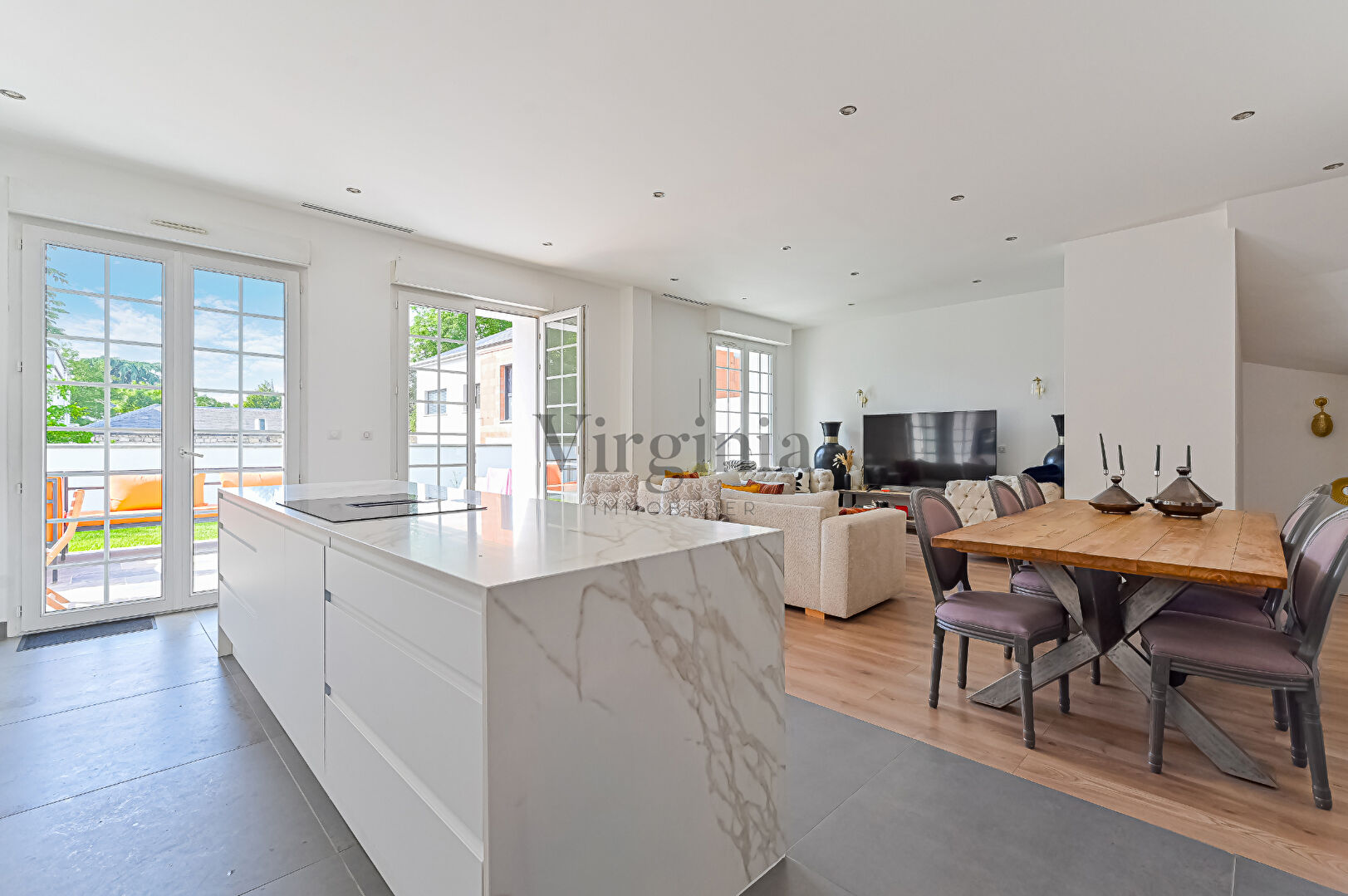Maison · 8 pièces · 230 m² — photo 6 sur 11