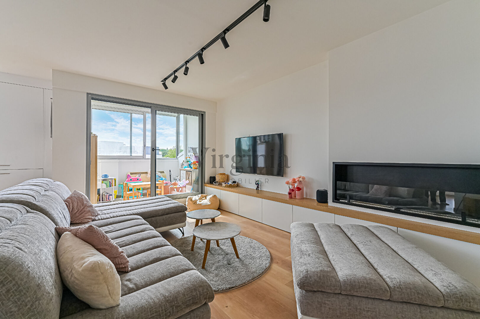 Appartement · 6 pièces · 136,7 m² — photo 2 sur 10