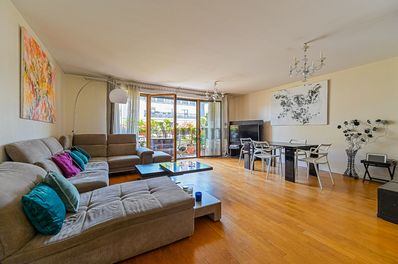 Appartement · 5 pièces · 120,7 m² — photo 1 sur 13